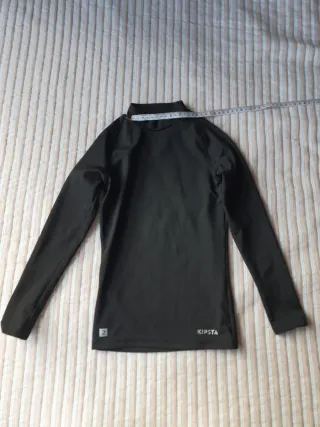 Camiseta y pantalón térmico  Kipsta negra