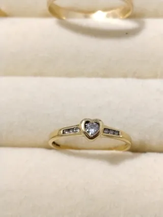 Anillo Oro 18k Corazón Brillantes Monzainitas