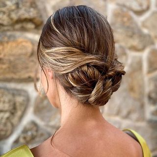 Peluquera, estilista maquilladora a domicilio