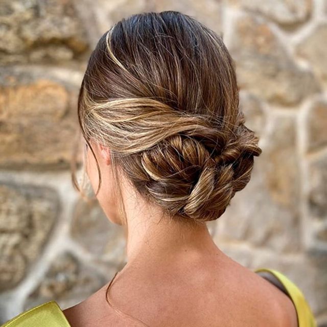 Peluquera, estilista maquilladora a domicilio