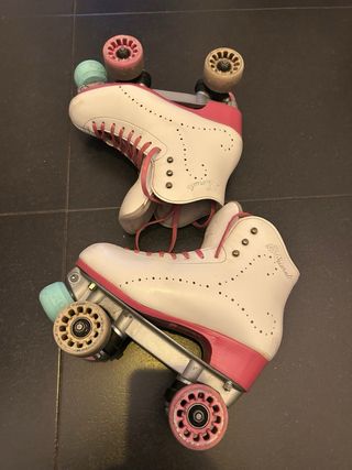 Patines Artísticos Blancos con Cordones Rosas