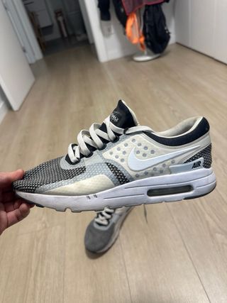 Zapatillas Nike Air Max Zero Negras y Blancas