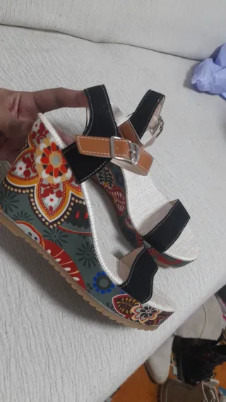 Sandalias de tacón multicolor