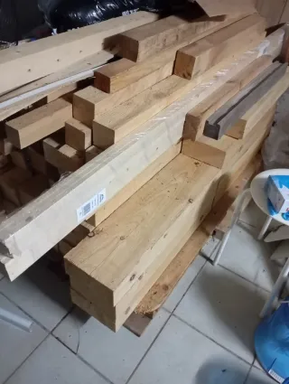 Madera de construcción Hay otro palet igual