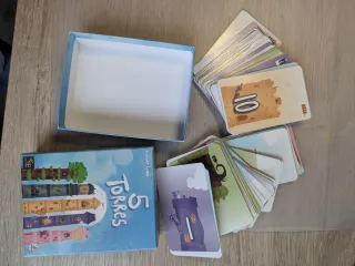 5 Torres Juego de Cartas
