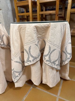 2 Mesillas de noche con tela de Gastón y Daniela