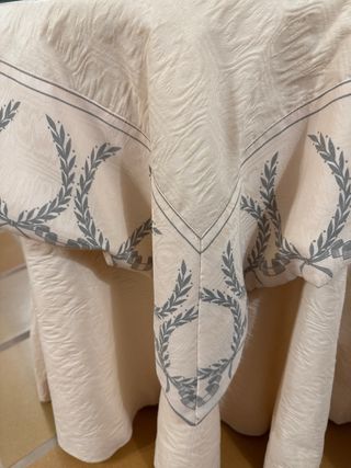 2 Mesillas de noche con tela de Gastón y Daniela