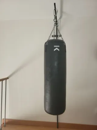 Saco de boxeo con soporte de pared