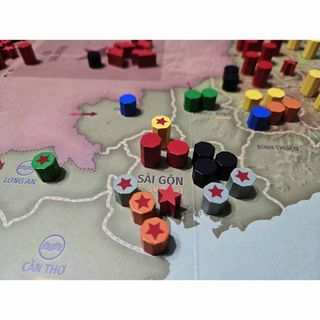 Juego de mesa Saigón 75. Nuevo. Precintado