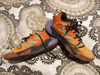 Zapatillas Adidas Naranja y Morado