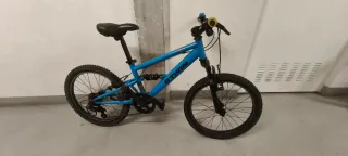 Bicicleta infantil Btwin azul