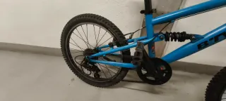 Bicicleta infantil Btwin azul