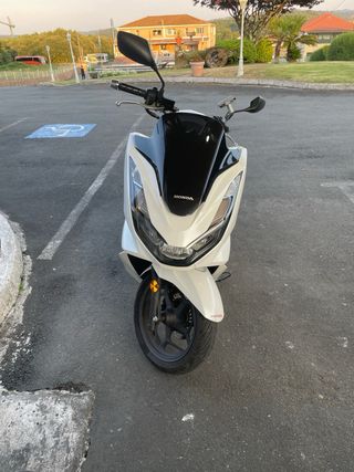 Honda PCX 125 Scooter