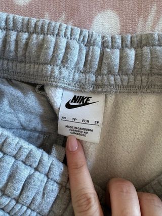 Pantalón chándal Nike gris