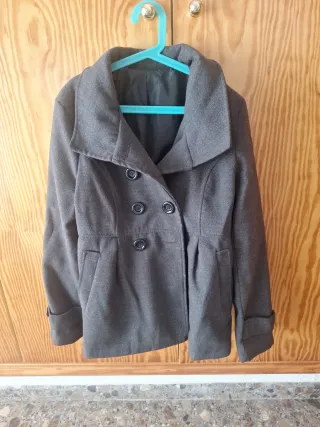 Abrigo de paño gris