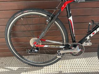 Bici Ciclocross/Gravel TOKEN Negra/Roja