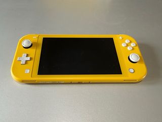 Nintendo Switch Lite Amarilla