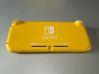 Nintendo Switch Lite Amarilla
