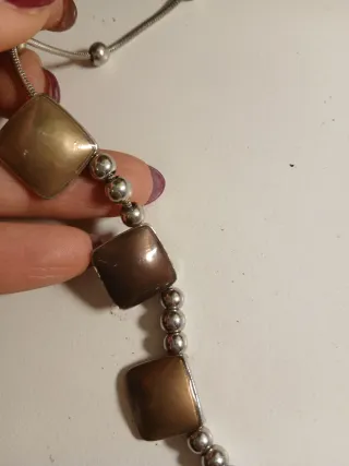 Collana con quadrati marroni e argento