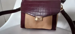 Bolso bandolera Parfois beige y burdeos.