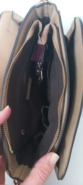 Bolso bandolera Parfois beige y burdeos.