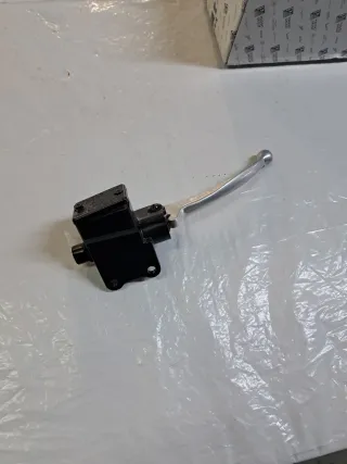 Pompa freno idraulica ant PIAGGIO VESPA PX ORIG.