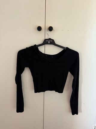 Top Stradivarius verde y negro