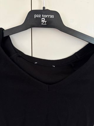 Top Stradivarius verde y negro