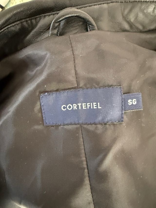 Cappotto in pelle nera Cortefiel