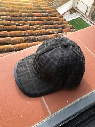 Gorra Fendi Marrón y Negra