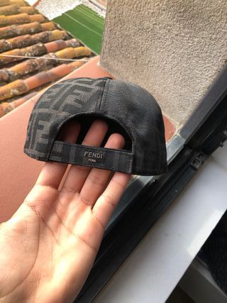 Gorra Fendi Marrón y Negra