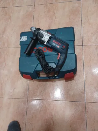 Taladro   Bosch Profesional con Caja