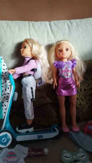 Muñecas Nancy con patinete y accesorios