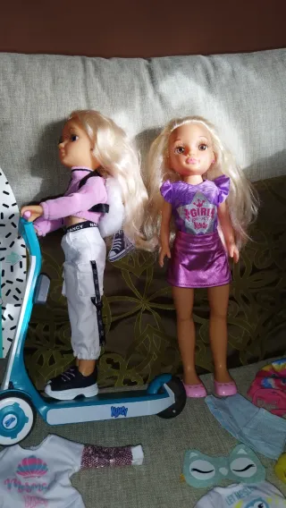 Muñecas Nancy con patinete y accesorios