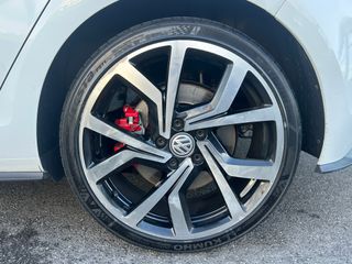 Volkswagen Golf GTI PERFORMANCE DSG 245CV