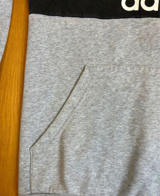 Sudadera Adidas Gris con Capucha