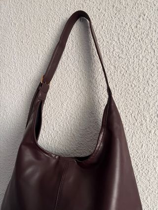 Bolso shopper marrón en piel sintética