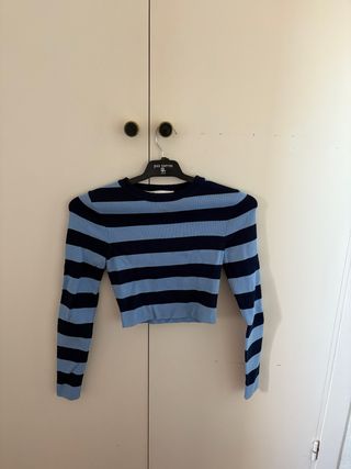 Top azul a rayas del Zara