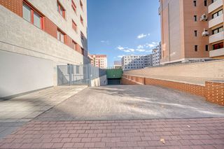 Garaje en alquiler en Girón - Villa del Prado en Valladolid