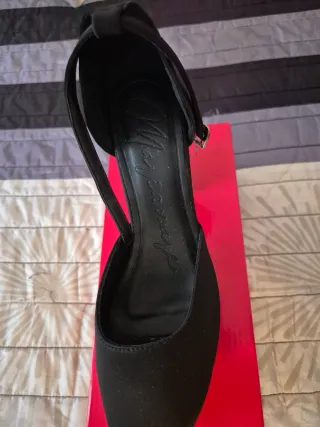 Zapatos de fiesta negros con plataforma