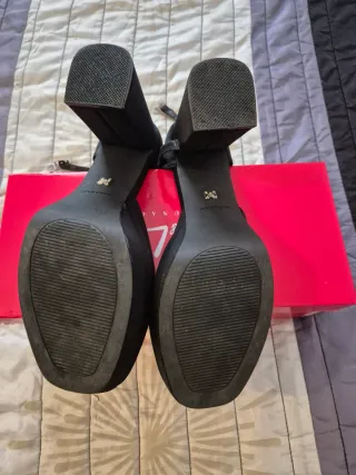 Zapatos de fiesta negros con plataforma