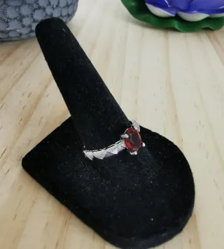 Anillo Rubí Natural, tamaño ajustable.