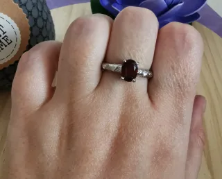 Anillo Rubí Natural, tamaño ajustable.