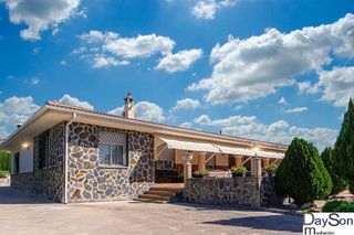 Chalet en venta en Alcalá la Real