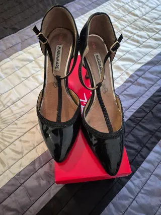 Zapatos de salón MARIAMARE negros