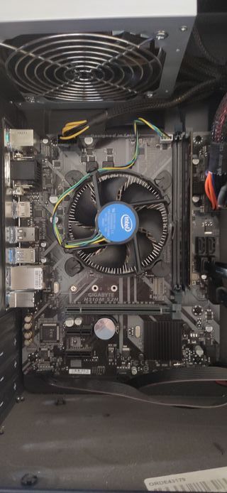PLACA GIGABYTE + PROCESADOR INTEL 8GEN. + RAM