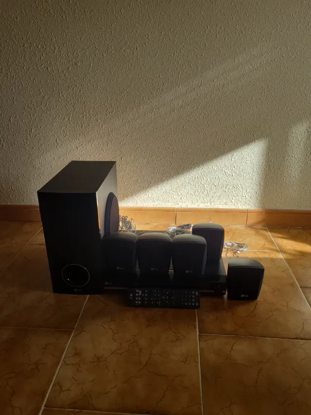 Home Cinema LG DVD Altavoces y Subwoofer