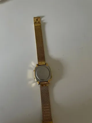 Reloj de mujer como nuevo,elegante.