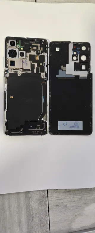 Samsung Galaxy S21 Ultra per parti