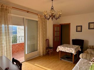 Piso en venta en Iznájar